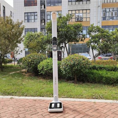 Análisis de la composición corporal y medición de la temperatura con una balanza digital de tipo permanente