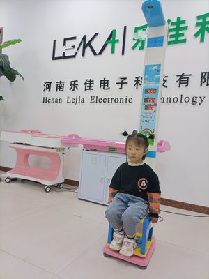 Personalización ODM Niños Peso automático y Escala de altura para niños 50-150cm
