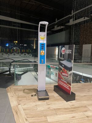 Rastrear de manera eficiente el progreso de su cuerpo con una balanza digital de 300 kg para medir la altura y el peso