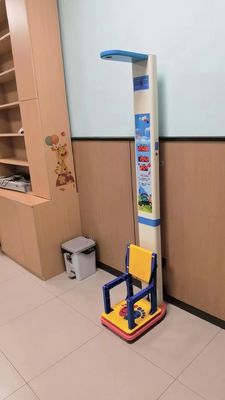 Medición precisa de la altura y el peso con la escala de farmacia de voltaje de trabajo AC100-240V