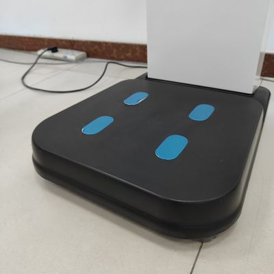 Escala de grasa corporal de 33*55*235mm de pantalla LCD para un fácil seguimiento de la altura y el peso en farmacia