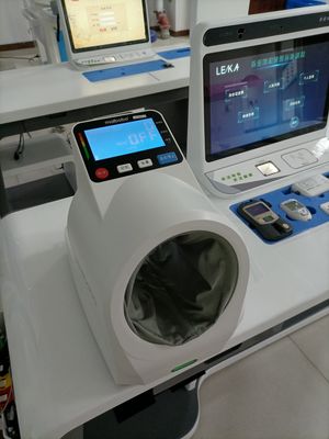 Quiosco de telemedicina con pantalla LCD HD para control de salud y presión arterial de todo el cuerpo