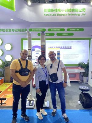 Escala de peso de altura de ultrasonido médico con G.W de 45 kg y suministro de energía de 100-240V