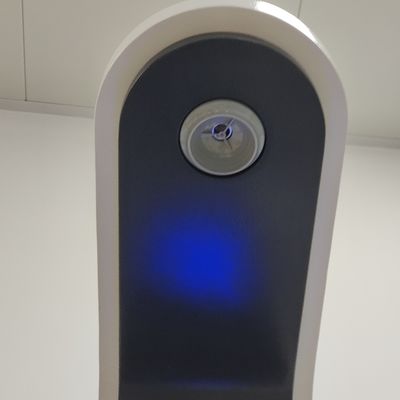 Escala de peso de altura y peso por ultrasonidos con transmisión automática de voz