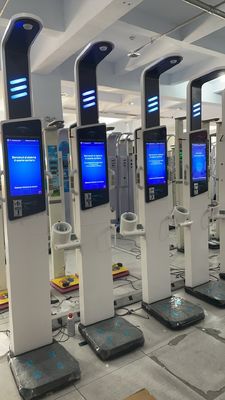 19 pulgadas Android Health Kiosk Centro de salud de acero Máquina de IMC con analizador de grasa corporal