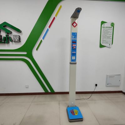 Máquina de balanza inteligente para medir con precisión la altura y el peso del cuerpo humano