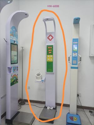 Máquina de diagnóstico de salud personal con pantalla LED Balanza automática para AC100-240V